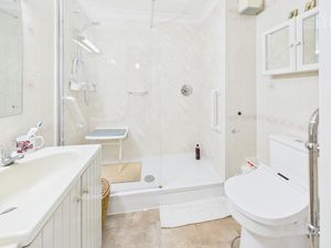 SHOWER ROOM- click for photo gallery